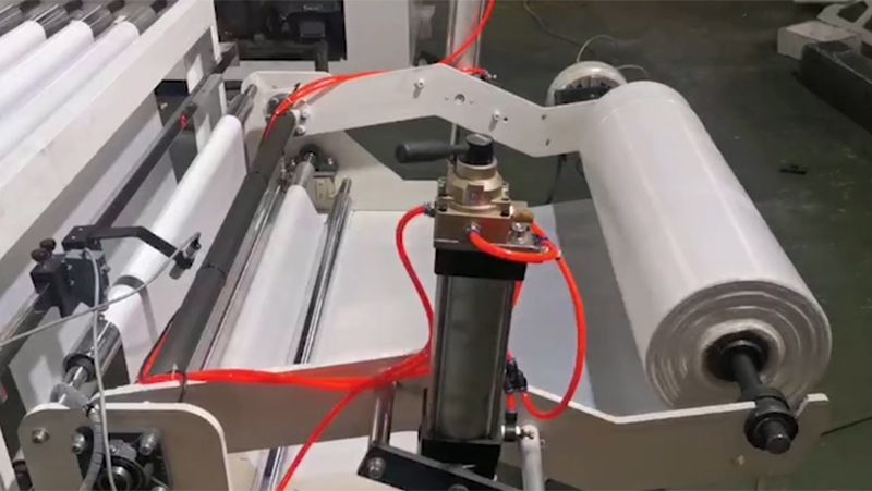 Máquina automática para hacer bolsas de basura a través de cinta