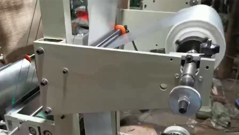 Máquina para hacer guantes de plástico controlada por computadora